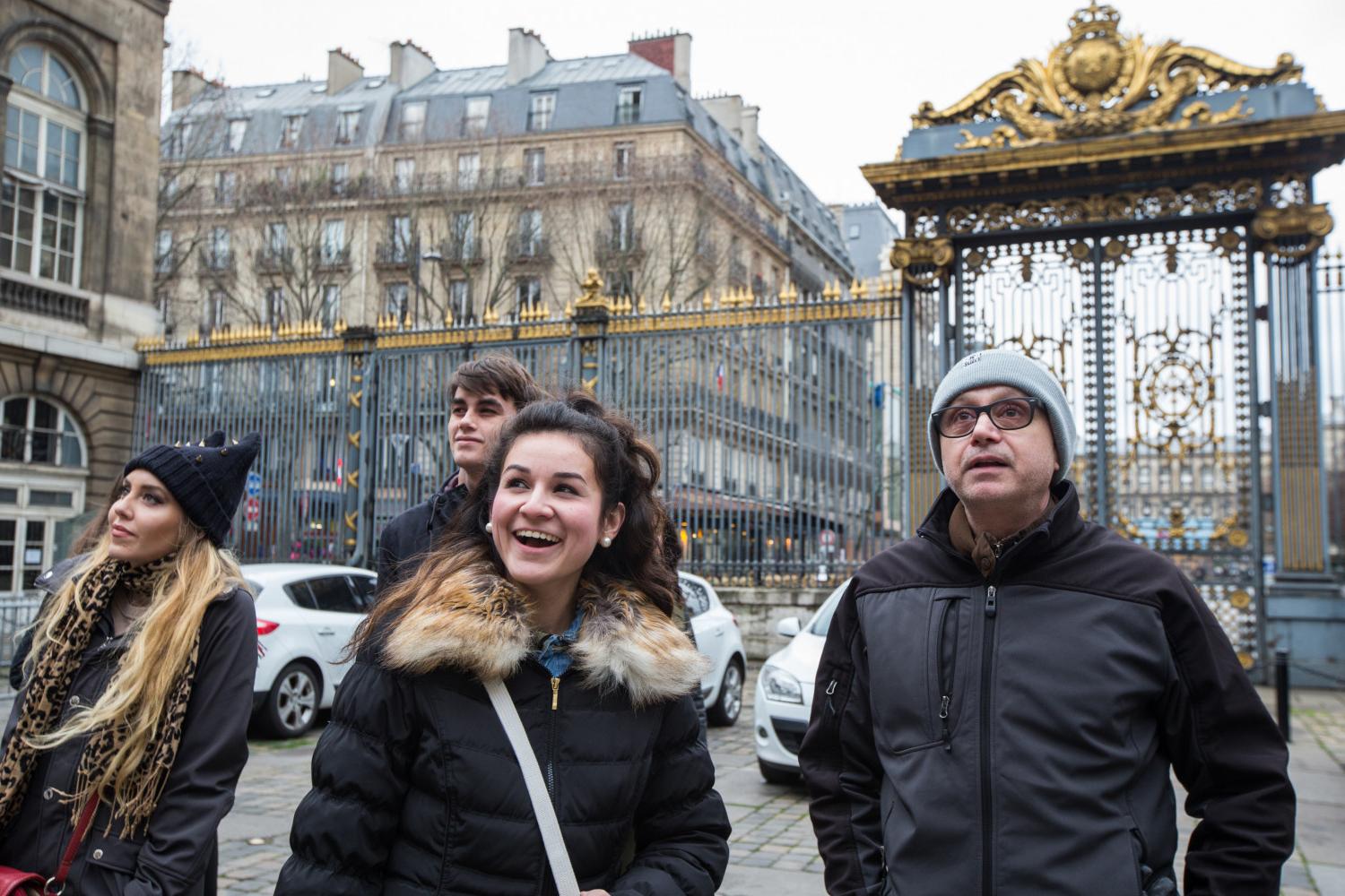 <a href='http://fksu.ngskmc-eis.net'>全球十大赌钱排行app</a>学院法语教授Pascal Rollet带领学生们到巴黎游学.